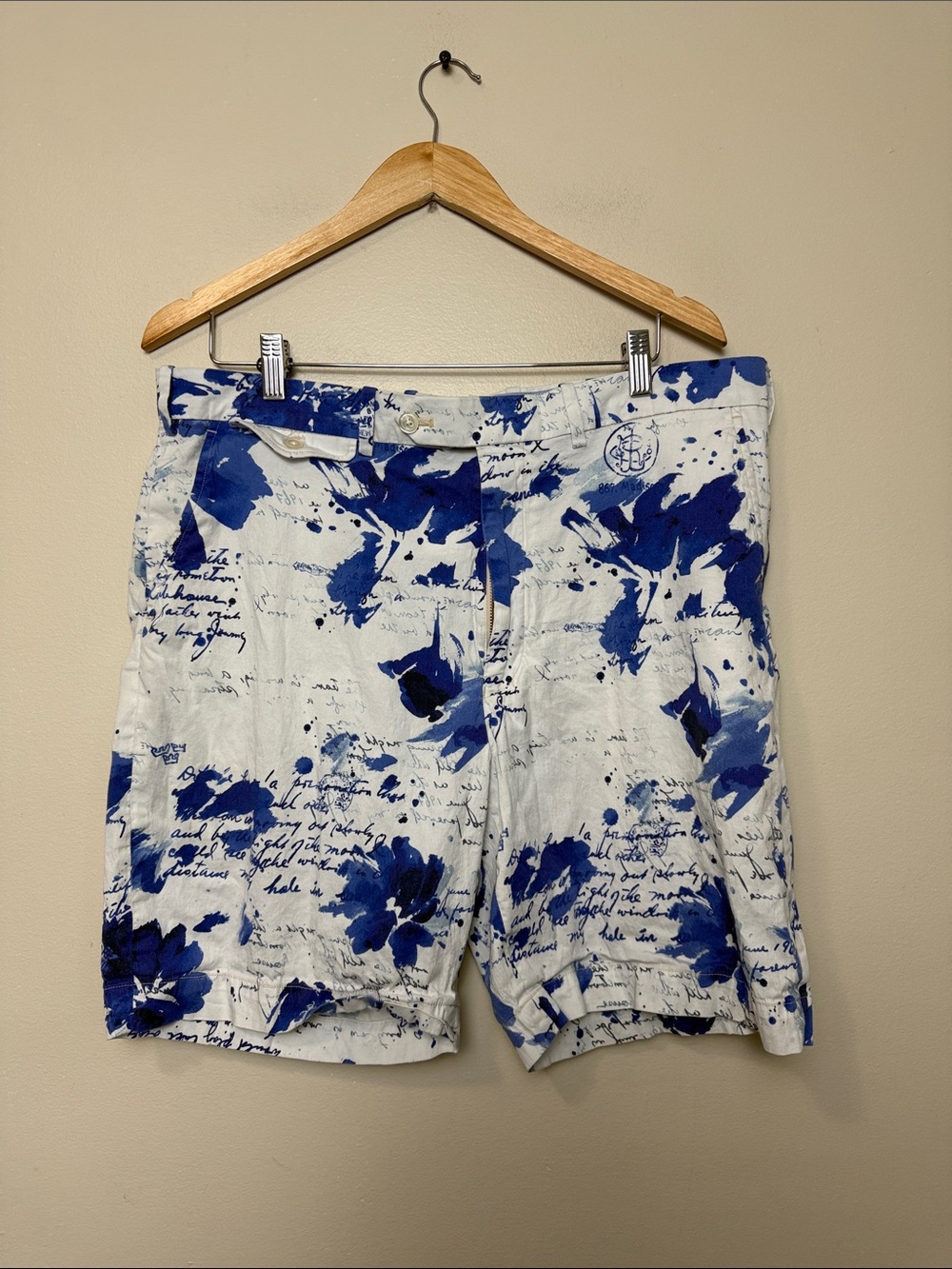 Polo by Ralph Lauren White Shorts with Blue Floral Script Print size 38